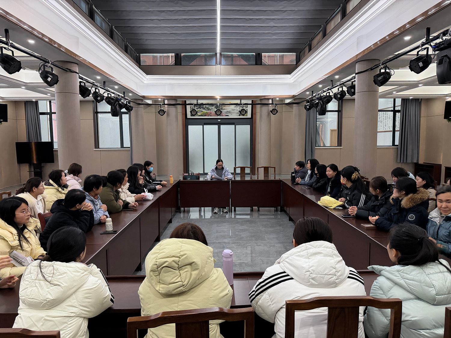 书店集团聊城分公司开展“三八”国际妇女节女职工专项学习活动